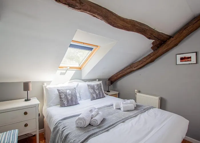 Roche-loire Holiday home *