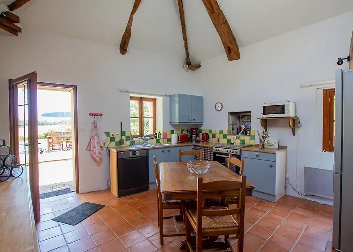 Roche-loire Holiday home *