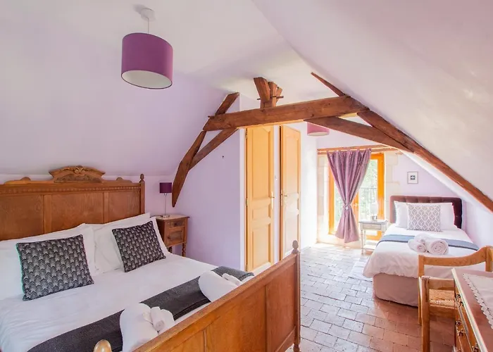 Roche-loire Holiday home *